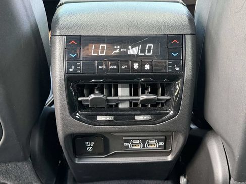 Used 2022 Jeep Grand Cherokee Summit w/ MOPAR Finishing Package AWD/4WD image 23
