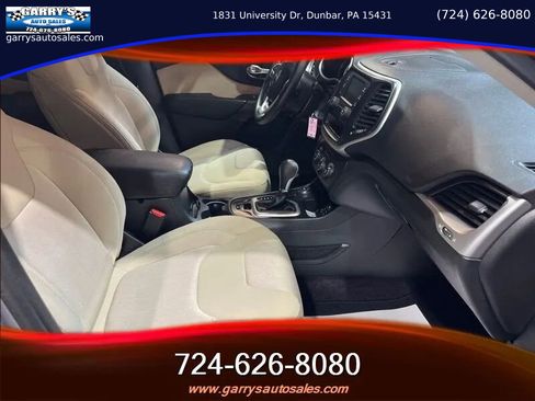 Used 2016 Jeep Cherokee Sport image 23