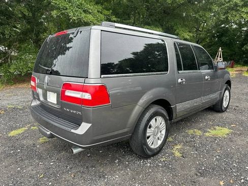 Used 2013 Lincoln Navigator L 2WD image 7