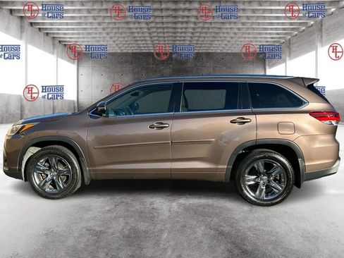 Used 2017 Toyota Highlander Limited Platinum AWD/4WD image 8