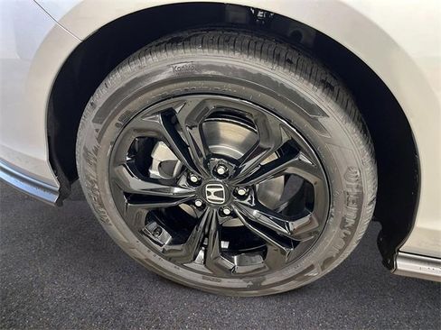 New 2025 Honda Accord SE image 10