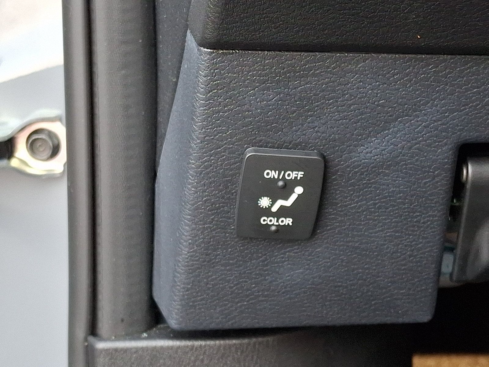Used 2023 Nissan Kicks SR w/ SR Premium Package FWD image 26