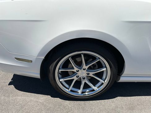 Used 2013 Ford Mustang GT Premium w/ Electronics Pkg RWD image 10