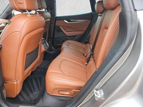 Used 2017 Maserati Levante S image 10