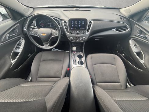 Used 2025 Chevrolet Malibu RS image 24