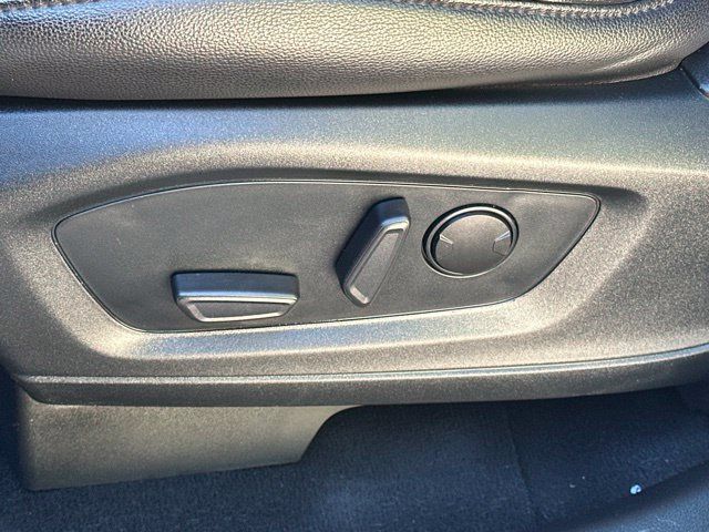 Used 2020 Ford Explorer XLT w/ Equipment Group 202A AWD/4WD image 38