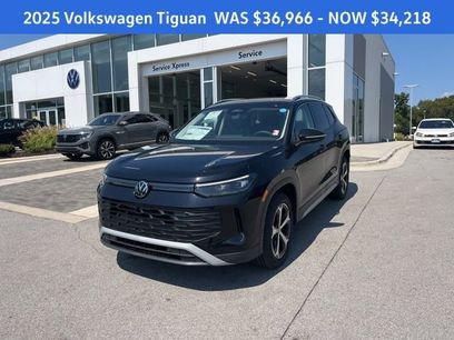 New 2025 Volkswagen Tiguan SE