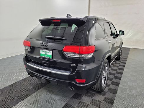 Used 2017 Jeep Grand Cherokee Overland AWD/4WD image 9