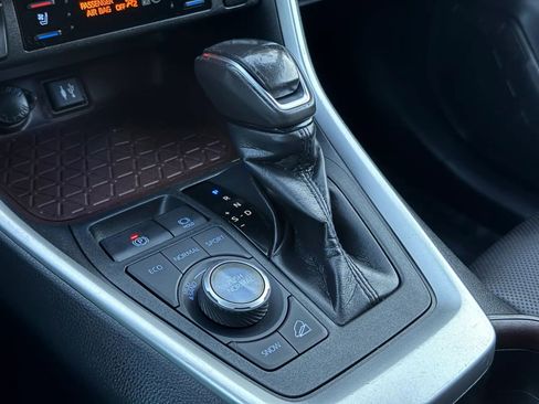 Used 2019 Toyota RAV4 Limited w/ Cold Weather Package image 38