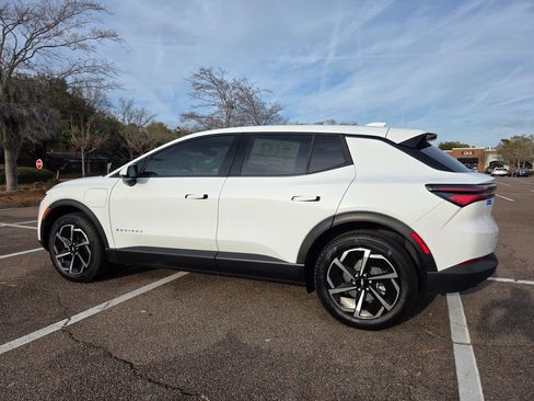 New 2026 Chevrolet Equinox EV LT image 4