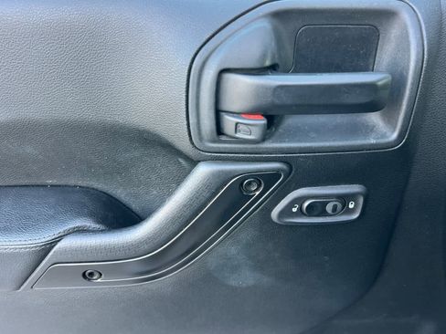 Used 2017 Jeep Wrangler Unlimited Sahara image 13