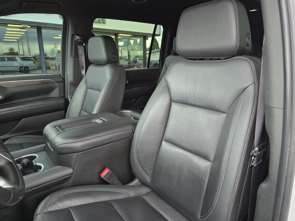 Used 2022 Chevrolet Suburban LT w/ Luxury Package AWD/4WD image 24