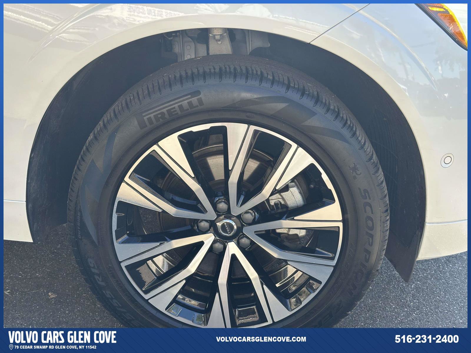 Used 2024 Volvo XC60 B5 Plus w/ Protection Package Premier AWD/4WD image 10