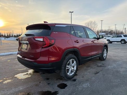 Used 2024 GMC Terrain SLE w/ LPO, Floor Liner Package image 7