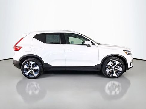 Used 2025 Volvo XC40 B5 Plus AWD/4WD image 8