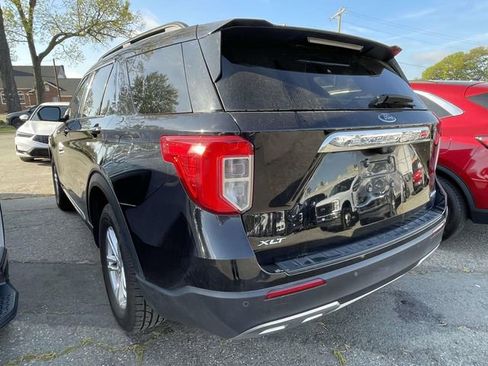 Used 2023 Ford Explorer XLT w/ Equipment Group 202A image 4