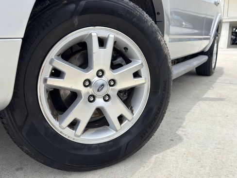 Used 2010 Ford Explorer XLT RWD image 4