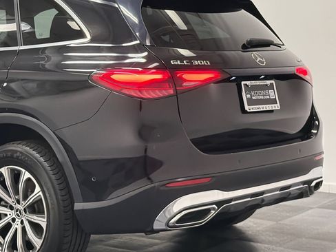 Used 2024 Mercedes-Benz GLC 300 4MATIC image 7