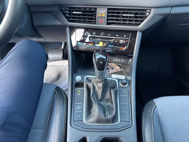 Used 2025 Volkswagen Jetta SE FWD image 7