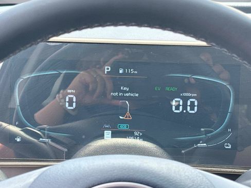 Used 2025 Kia Sportage EX w/ EX Premium Package AWD/4WD image 32