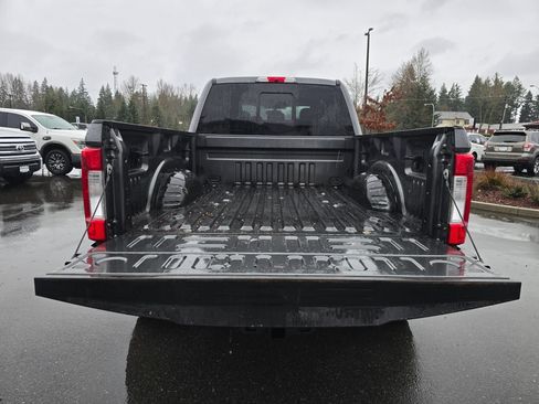 Used 2017 Ford F250 Lariat w/ Lariat Value Package AWD/4WD image 10