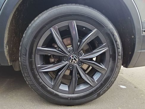Certified 2022 Volkswagen Tiguan SE AWD/4WD image 12