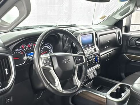 Used 2020 Chevrolet Silverado 1500 LT Trail Boss image 35
