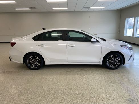 Used 2024 Kia Forte LXS image 5