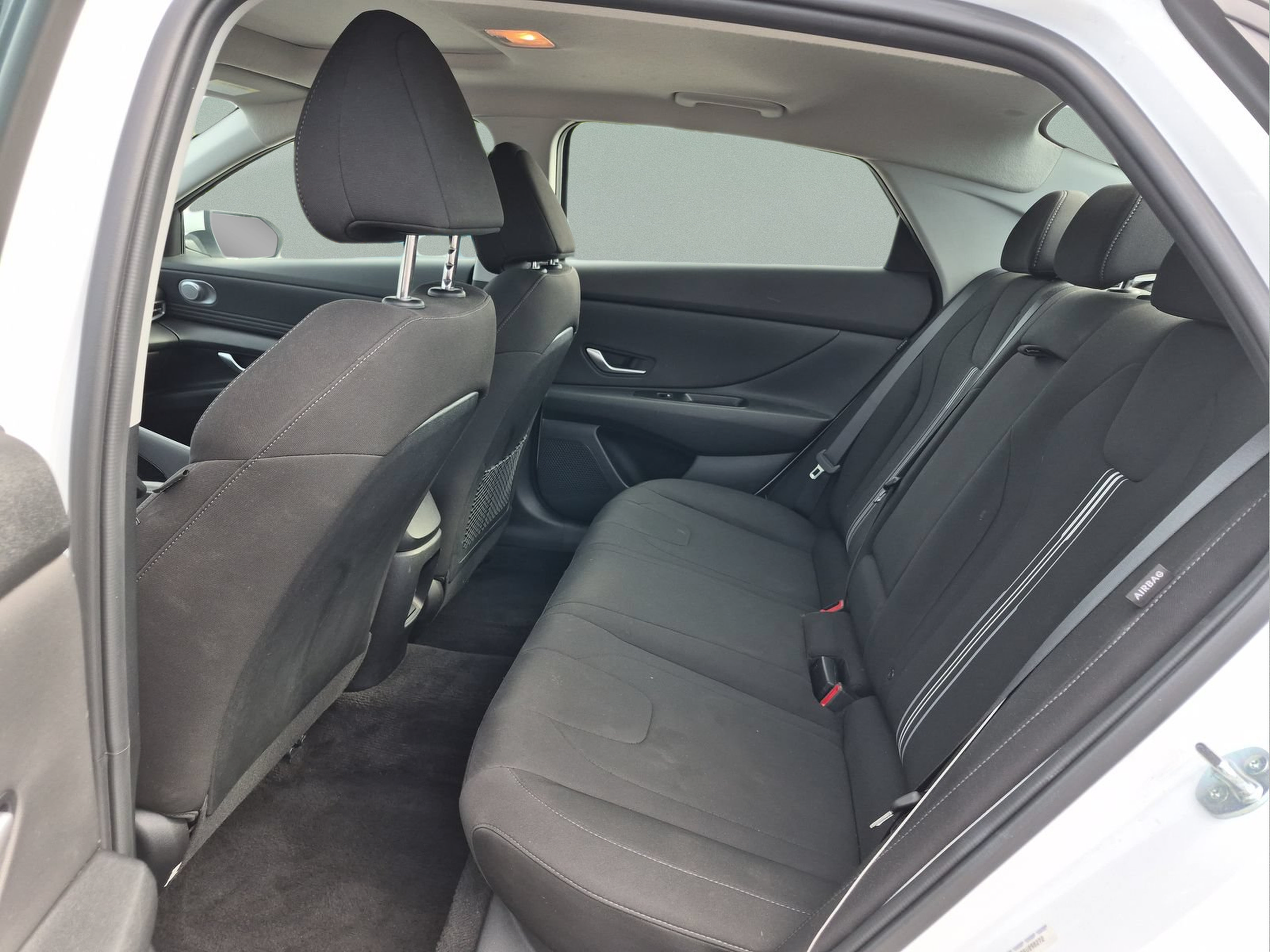 Used 2025 Hyundai Elantra SEL FWD image 17