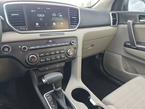 Certified 2022 Kia Sportage LX w/ LX AWD Value Edition Package image 33