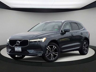 Used 2021 Volvo XC60 T5 Momentum w/ Advanced Package