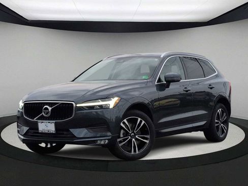 Used 2021 Volvo XC60 T5 Momentum w/ Advanced Package image 1