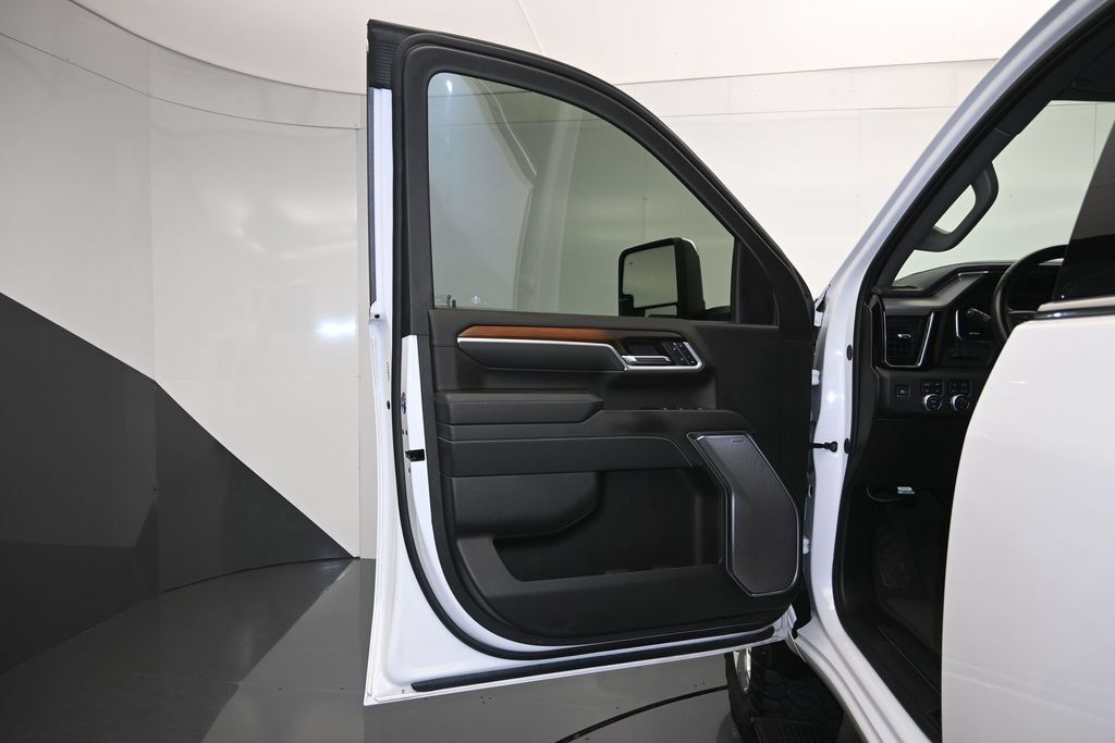 Certified 2025 GMC Sierra 2500 Denali w/ Technology Package AWD/4WD image 10