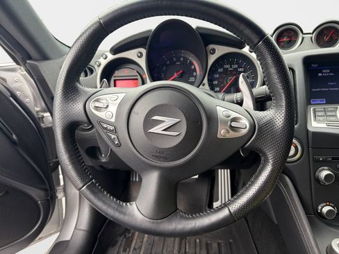 Used 2020 Nissan 370Z Touring Sport RWD image 11