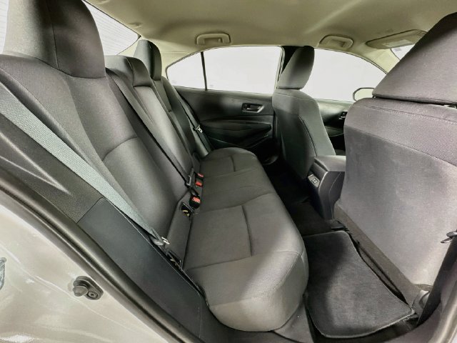 Used 2025 Toyota Corolla LE FWD image 30