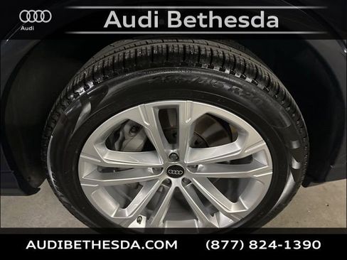 Certified 2025 Audi Q7 3.0T Premium w/ Convenience Package image 9