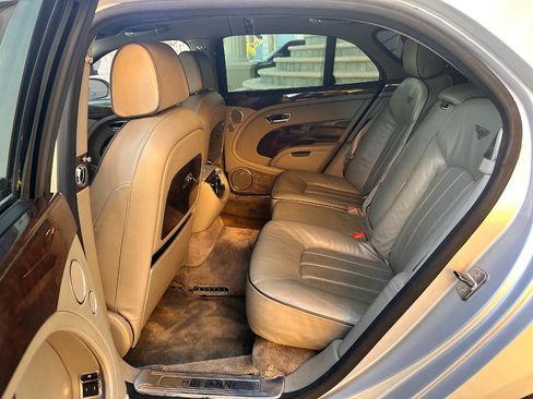 Used 2011 Bentley Mulsanne RWD image 65