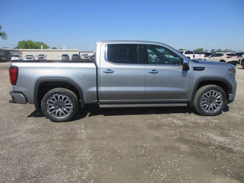 New 2026 GMC Sierra 1500 Denali Ultimate image 3