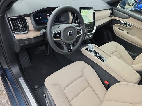 New 2026 Volvo XC90 B6 Plus w/ Protection Package Premier image 9