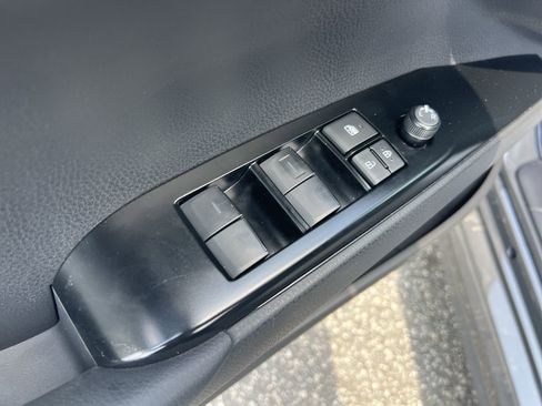 Used 2025 Toyota Camry SE w/ Convenience Package FWD image 15