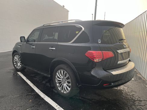 Used 2017 INFINITI QX80 4WD w/ Driver Assistance Package image 2