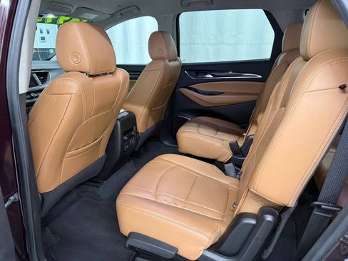 Used 2019 Buick Enclave Essence w/ LPO, Luxury Package FWD image 8