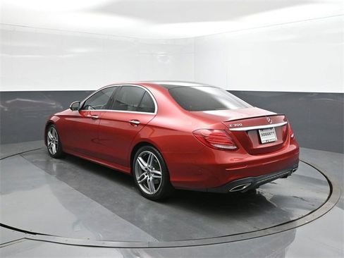 Used 2019 Mercedes-Benz E 300 image 5
