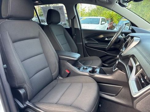Used 2024 GMC Terrain SLE AWD/4WD image 28