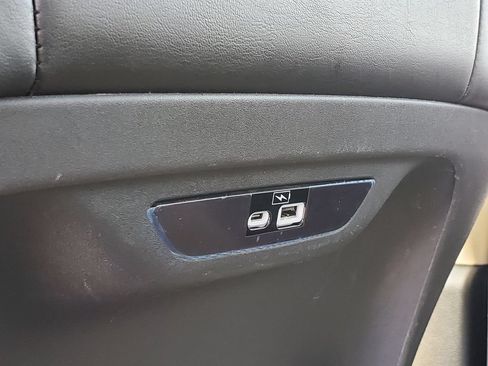 Used 2023 Chrysler Pacifica Touring-L AWD/4WD image 29