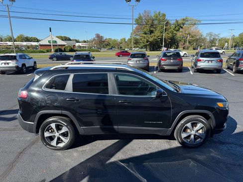 Used 2019 Jeep Cherokee Limited image 6