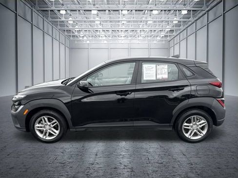 Used 2022 Hyundai Kona SE w/ Cargo Package FWD image 2