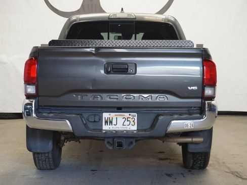 Used 2018 Toyota Tacoma SR5 image 6