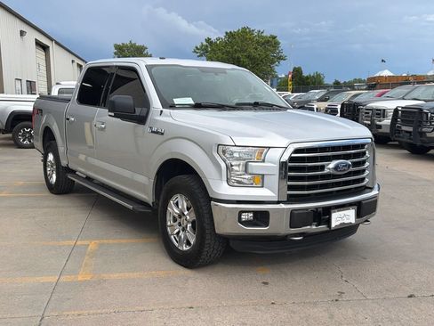 Used 2015 Ford F150 XLT w/ Equipment Group 301A Mid AWD/4WD image 3