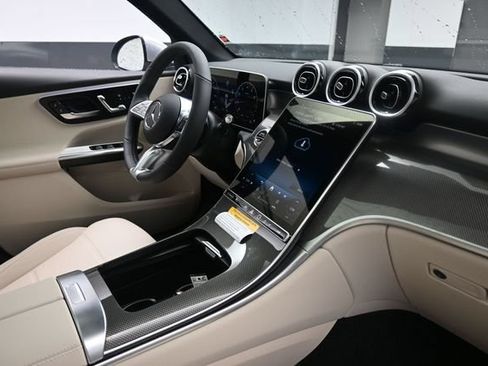 Used 2026 Mercedes-Benz GLC 300 image 27